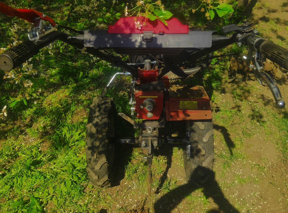 Мотоблок ,,Кентавр ,,безиновый 17л.с(возможна доставка)