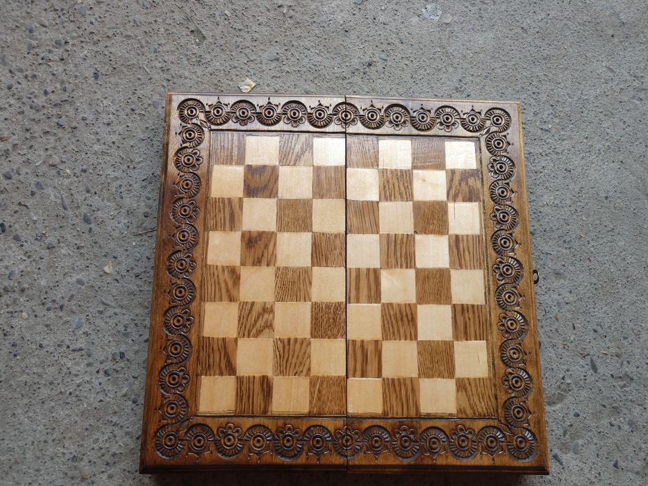 Шахи, шахматы, настільна гра шахи, три в одному, шашки, шахи, нарди