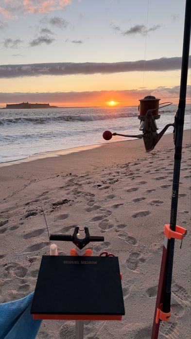 Tabuleiro pesca surfcasting com lanterna