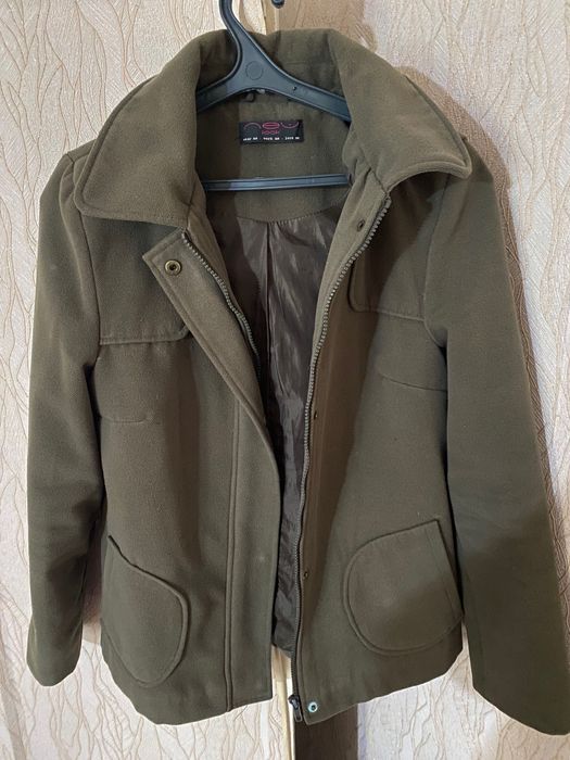 Продам коротке пальто