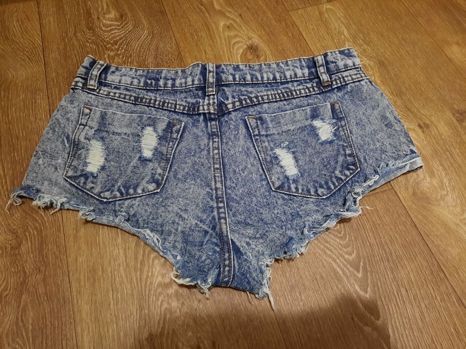 Продам шорти джинсові сині та білі