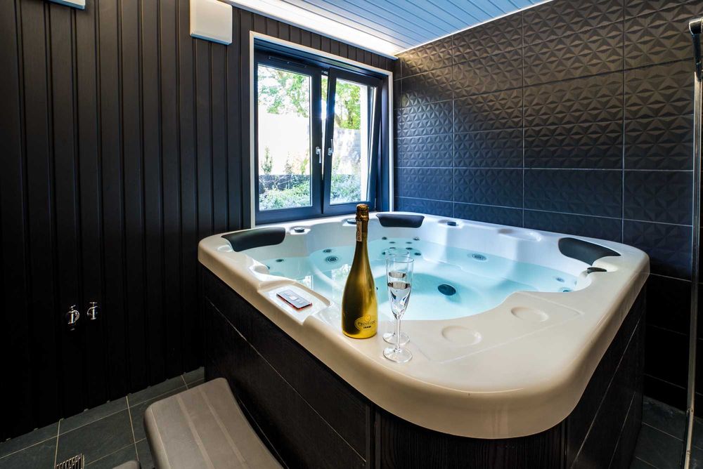 Duży apartament 8os z jacuzzi sauna, domek nad jeziorem mazury nocleg