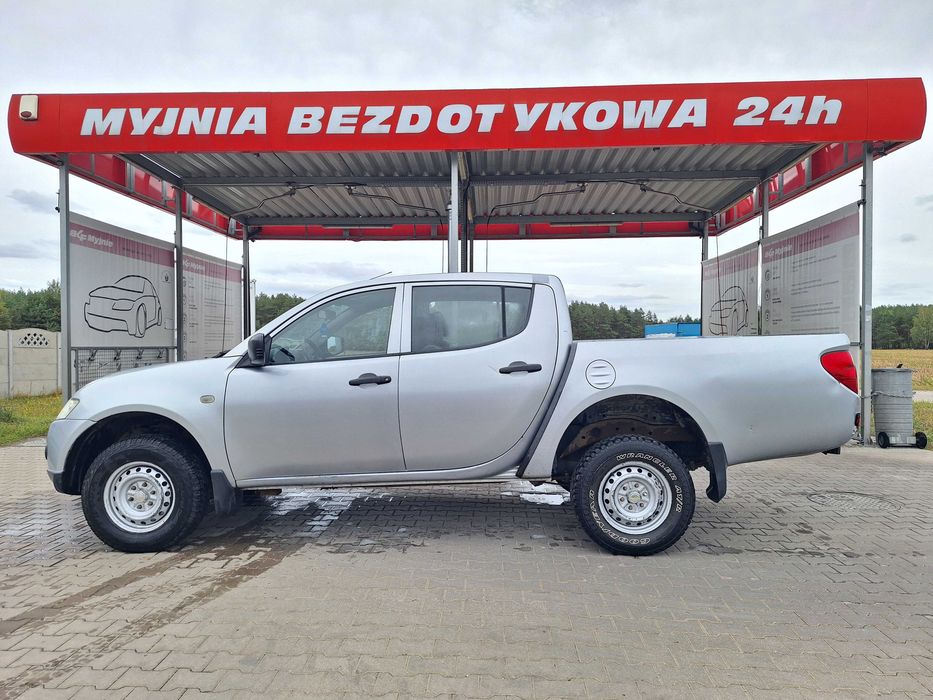 Mitsubishi L200 2.5 DID 4x4 pickup salon Polska