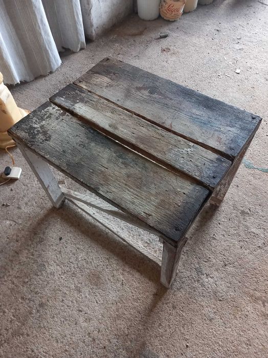 Mesa de trabalho de madeide pinho, antiga, bom estado, estrutura em X