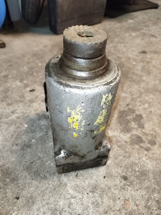 Podnośnik hydrauliczny Skamet 10t PRL