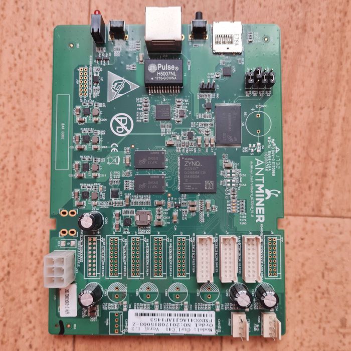 Лот 5 шт- Xilinx Zynq-7000-SoC,где ARM-процессор+FPGA в одном чипе.