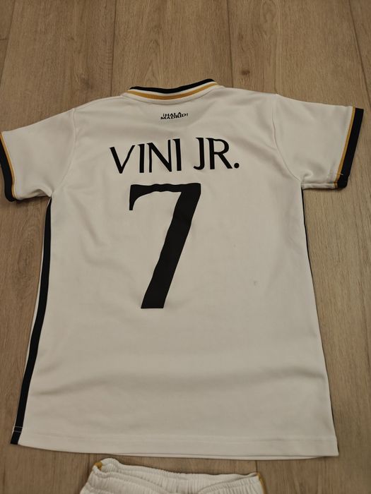 Koszulka + spodenki Vini JR Real Madryt