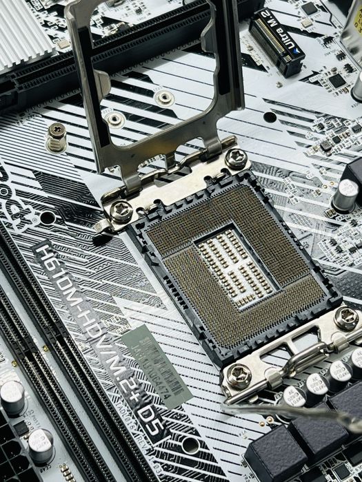 Bundle Intel Core i7-14700KF + ASRock H610M-HVS/M.2 D5 + Thermalright Assassin X 120