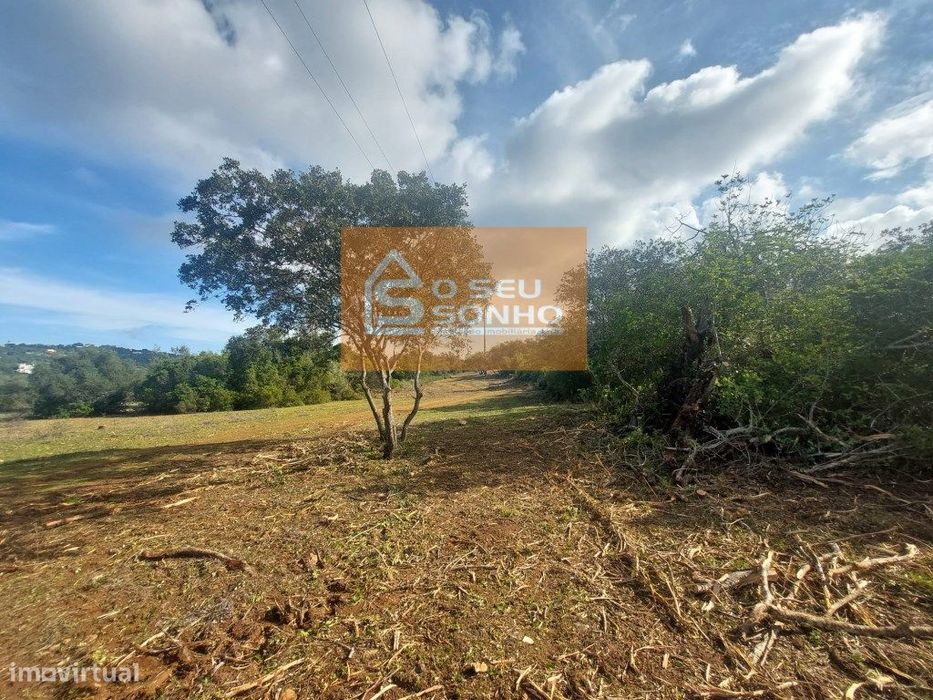 Terreno Rústico com 13.600 m²