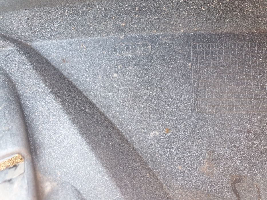 Бампер губа переднього бампера Audi Q3