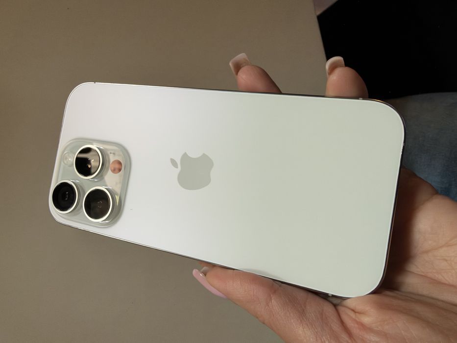 iPhone 16pro 92% baterii