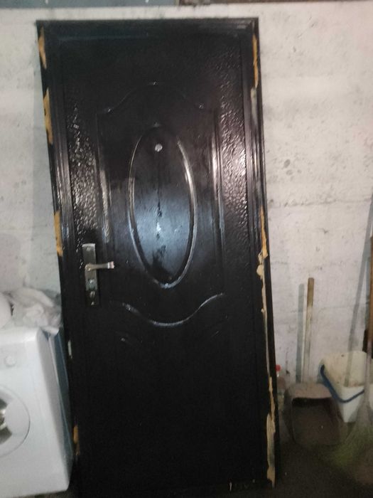 Продам Дверь входную металическую