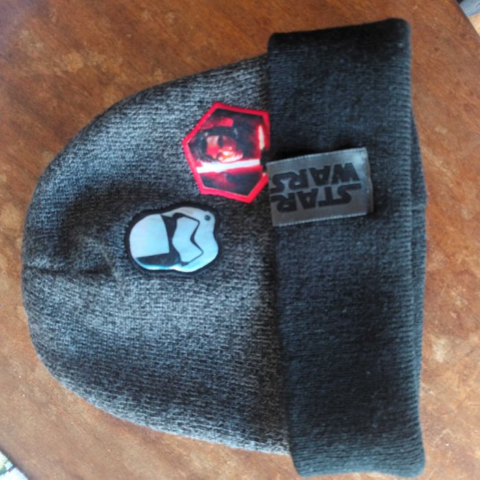 Gorros pokemon e srar wars