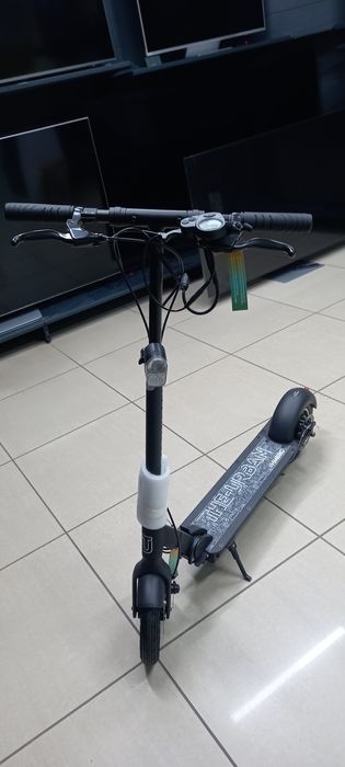 Електросамокат The URBAN HMBRG 

Потужність 250 Вт, МАХ 28 км/г, 30 км