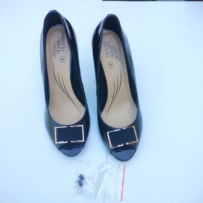 Czarne półbuty Lasocki