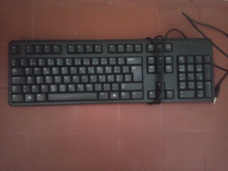 1 TECLADO HP - Muito Bom Estado