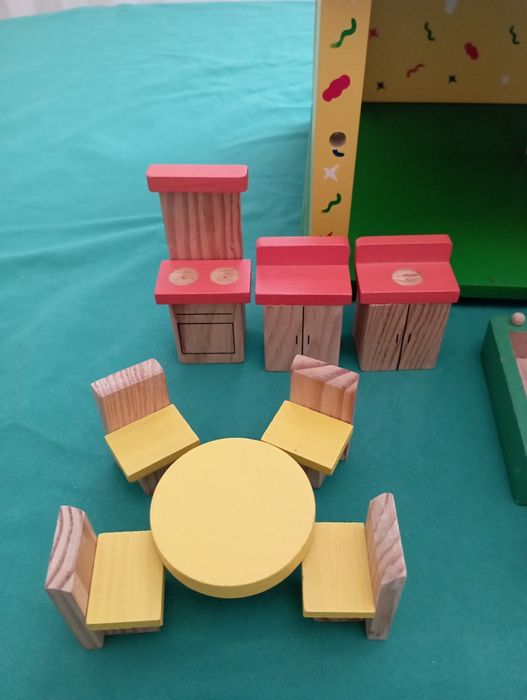 Дерев'яні меблі для іграшок ляльок
