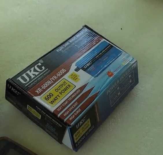 Інвертор з чистою синусоїдою UKC на 600W з 12Вт