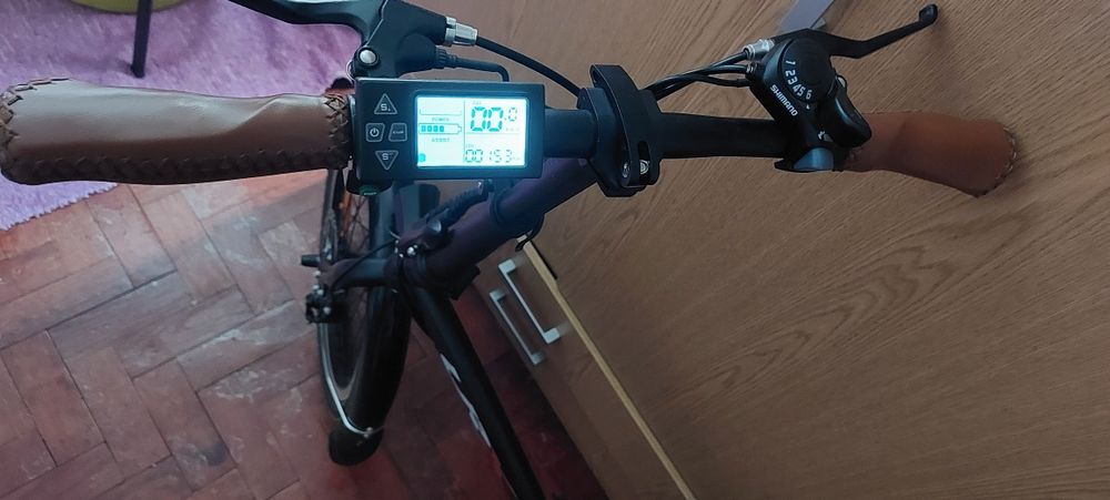 Bicicleta eléctrica semi nova