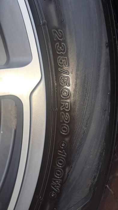 Felgi aluminiowe R20 cali z oponami 235/50 R20