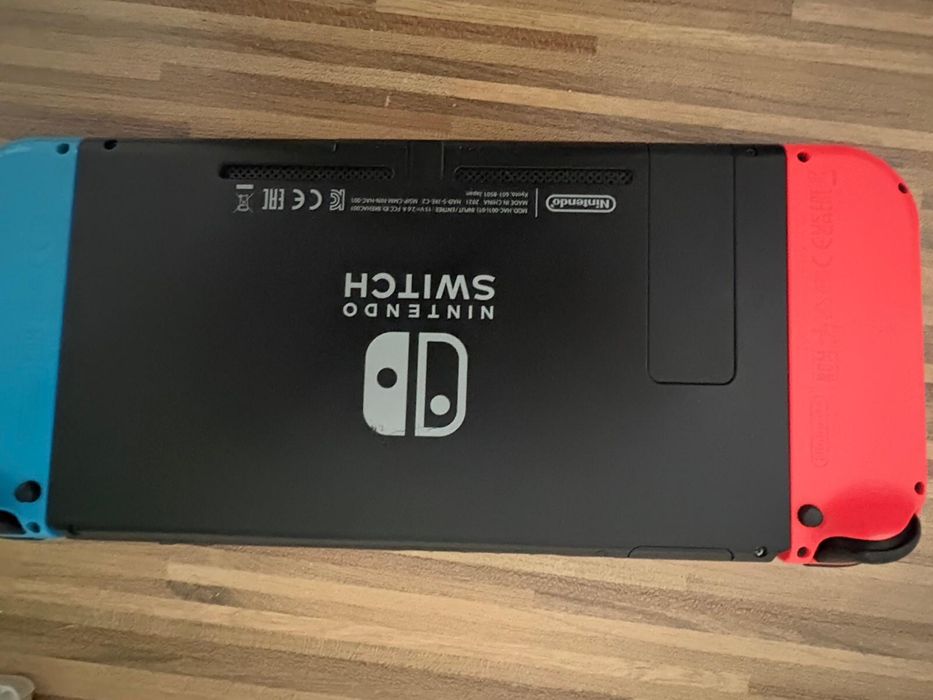 Konsola Nintendo switch gry x3 jak nowa  pudelko