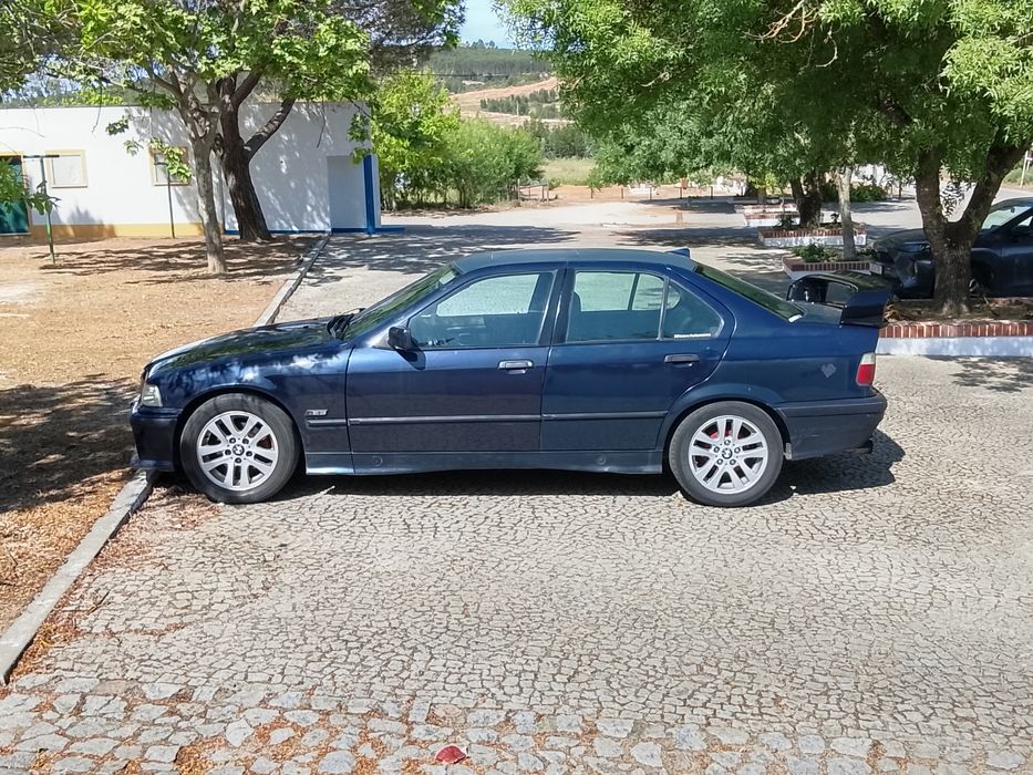 BMW 318tds sedan