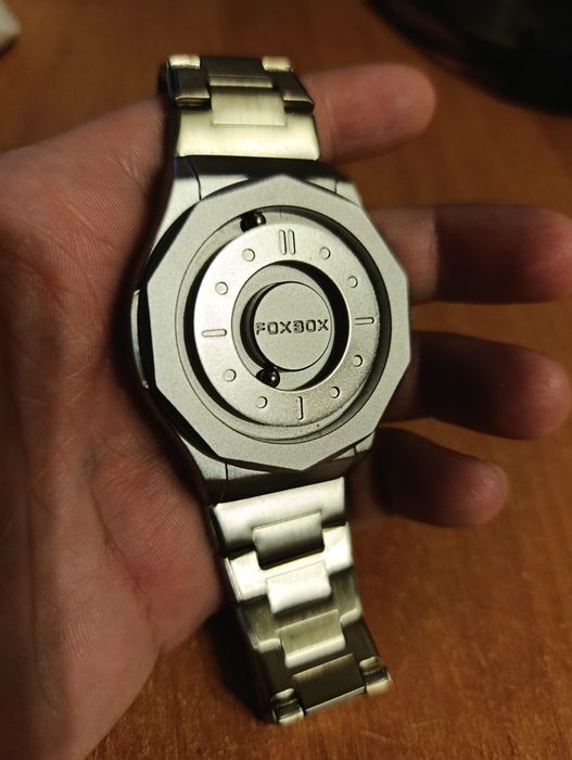 часы наручные с магнитными шариками