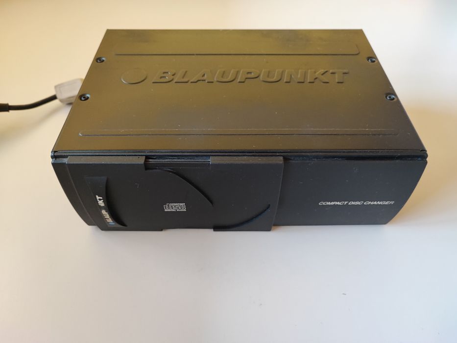Auto radio Balupunkt mais caixa de cds