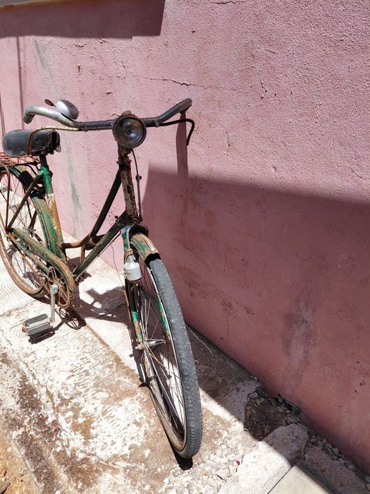 Bicicleta (pasteleira) ainda com matricula