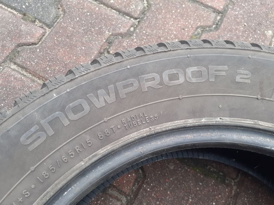 4 bardzo mało używane opony zimowe NOKIAN 185 65 R15 stan bdb, 2024rok