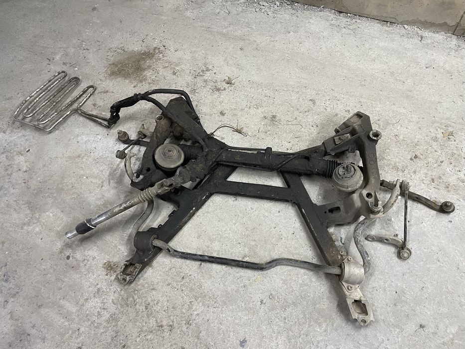 Підрамник-рейка все взборі е39 bmw