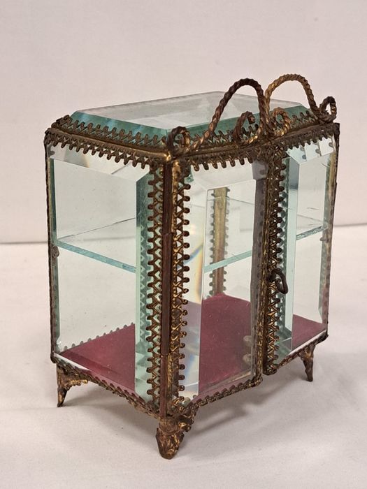 Caixa vitoriana antiga