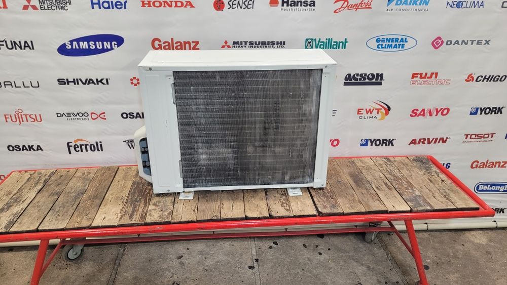 Наружный блок McQuay - 15
ACSON - 9.

Расчитан охлаждать помещ