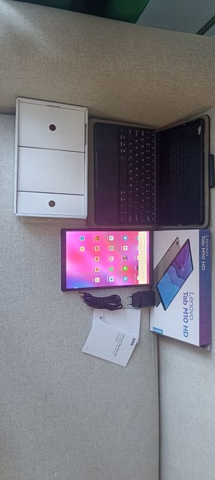Lenovo Tab M10 HD 2 Gen 4GB/64GB + 64GB SD (128GB) + Klawiatura + Etui + Pudełko + ładowarka