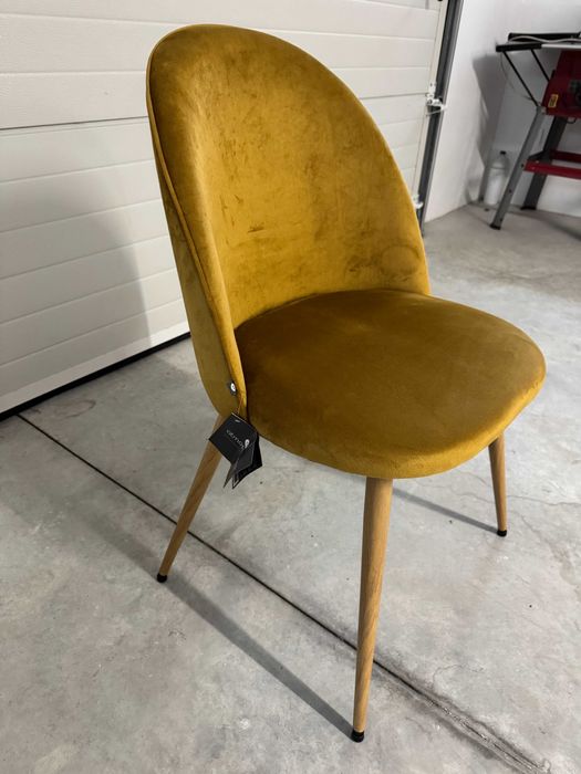 Cadeiras amarelas de veludo (NOVAS)
