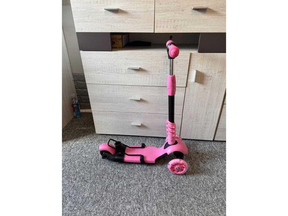 Jeździk Hulajnoga Pchacz dla Dziecka Trójkołowy 3w1 LED Różowy