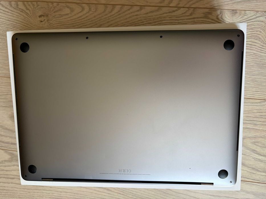 MacBook Pro 15" (2019) Space Gray | i7 6-Core | 16GB RAM | Radeon Pro 555X