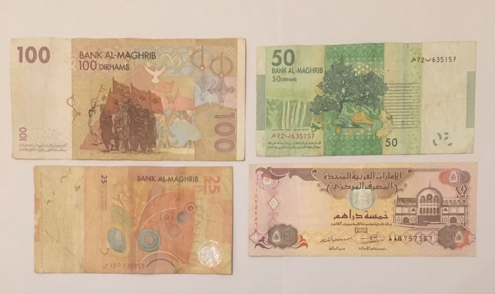 Várias notas estrangeiras antigas