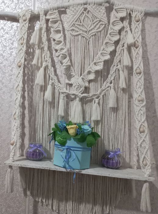 Полиця з макраме