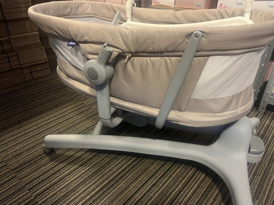 Chicco Baby Hug PRO 5w1 kolor beżowy