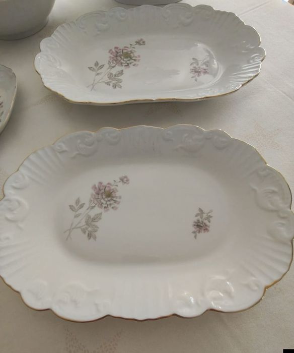 Porcelana Vista Alegre – 41 Peças (Serviço jantar para 12 Pessoas)