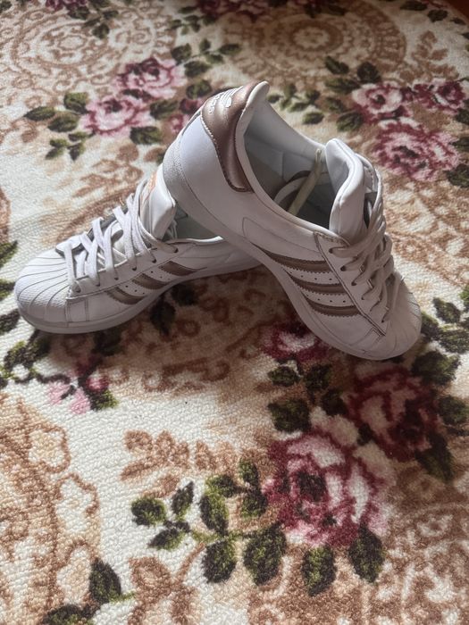 Кросівки жіночі Адідас