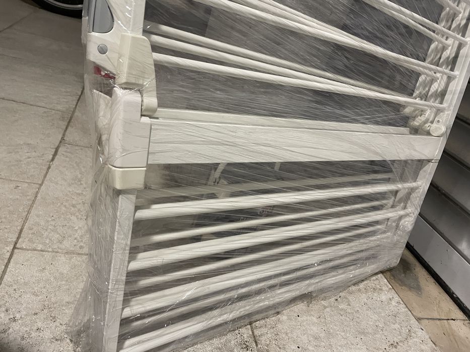 Barreira de seguranca crianca em metal 76x82 cm branco munchkin