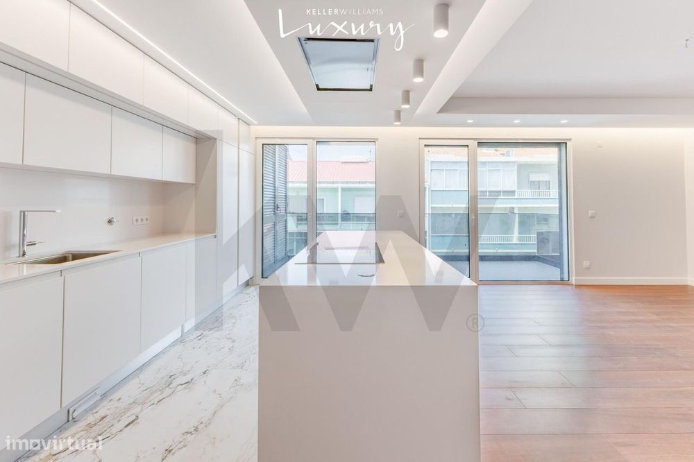 Penthouse T4 de Luxo no Centro | Escritório Privativo | 15 Minutos de