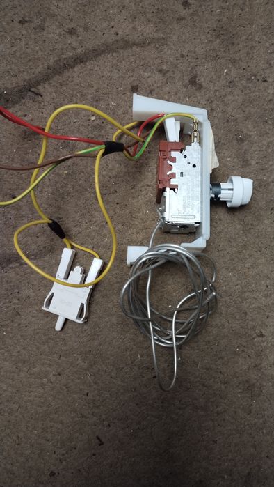 Новий терморегулятор для холодильника.