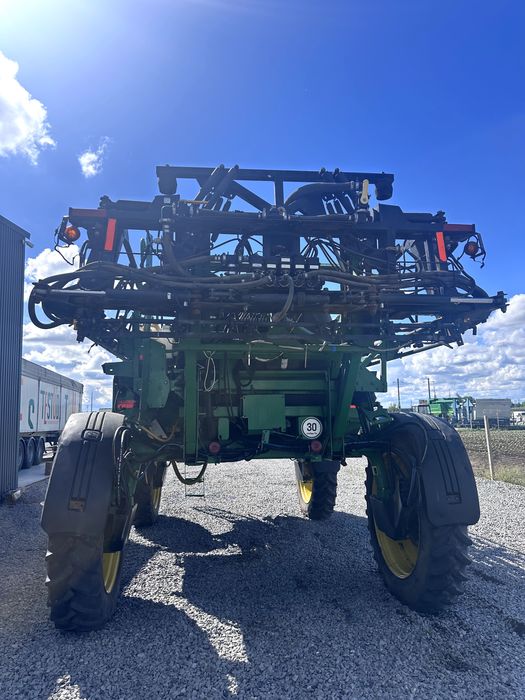 Самохідний оприскувач John Deere 4730