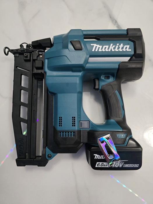 Gwoździami Makita DBN 600 z baterią 6Ah NOWA