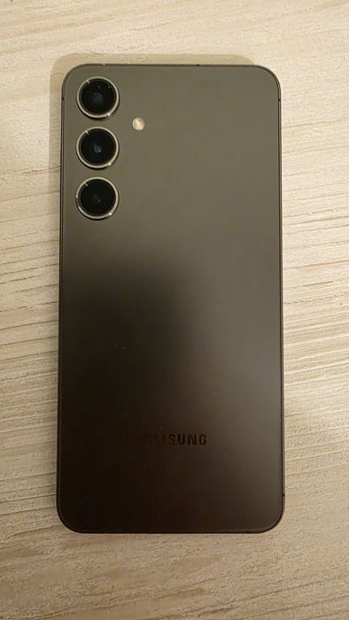 Samsung galaxy  S24 plus