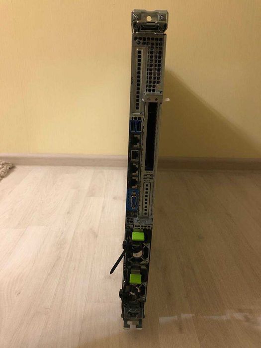 Сервер 1U Cisco UCS C220 M4S 2x XeonE5-2683V4,128gbRAM,Ssd2Tx2,HDD2Tx2