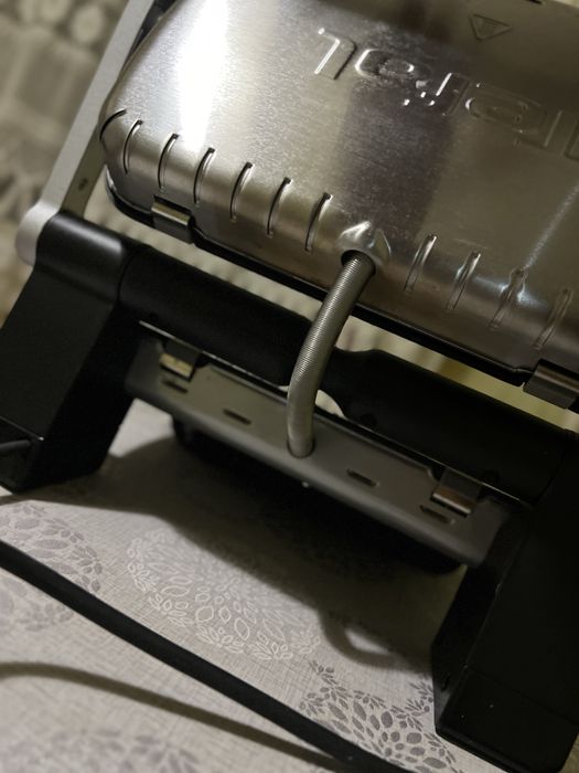 Продам  Гриль-барбекю електричний Tefal GC706D34 Optigrill